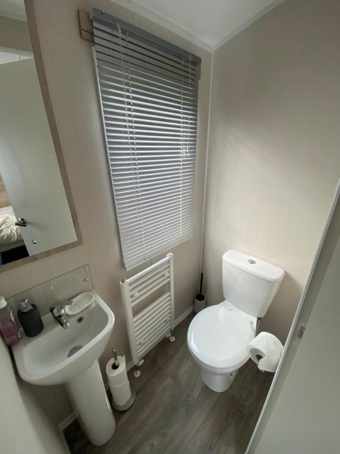 Meadow View 171 - Golden Palm - Central Heating, Wifi, Pet Friendly, Bed Linen - Meadow Lakes Caravan & Lodge Hire 채플 세인트 레오나즈 외부 사진