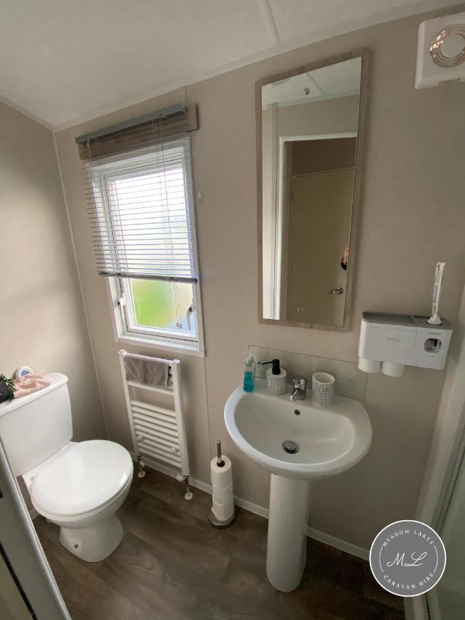 Meadow View 171 - Golden Palm - Central Heating, Wifi, Pet Friendly, Bed Linen - Meadow Lakes Caravan & Lodge Hire 채플 세인트 레오나즈 외부 사진