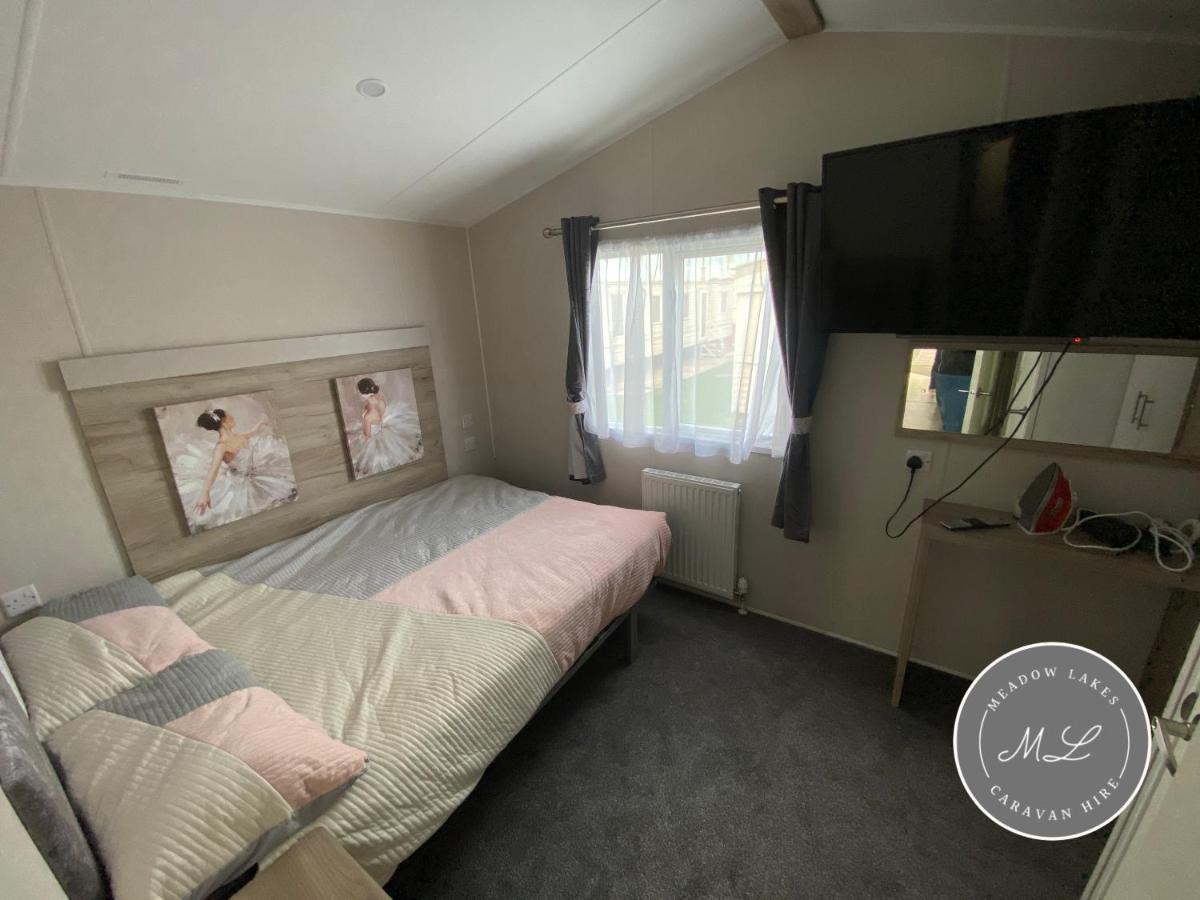 Meadow View 171 - Golden Palm - Central Heating, Wifi, Pet Friendly, Bed Linen - Meadow Lakes Caravan & Lodge Hire 채플 세인트 레오나즈 외부 사진