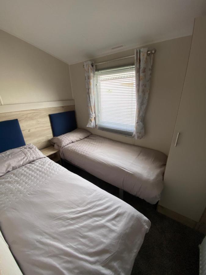 Meadow View 171 - Golden Palm - Central Heating, Wifi, Pet Friendly, Bed Linen - Meadow Lakes Caravan & Lodge Hire 채플 세인트 레오나즈 외부 사진